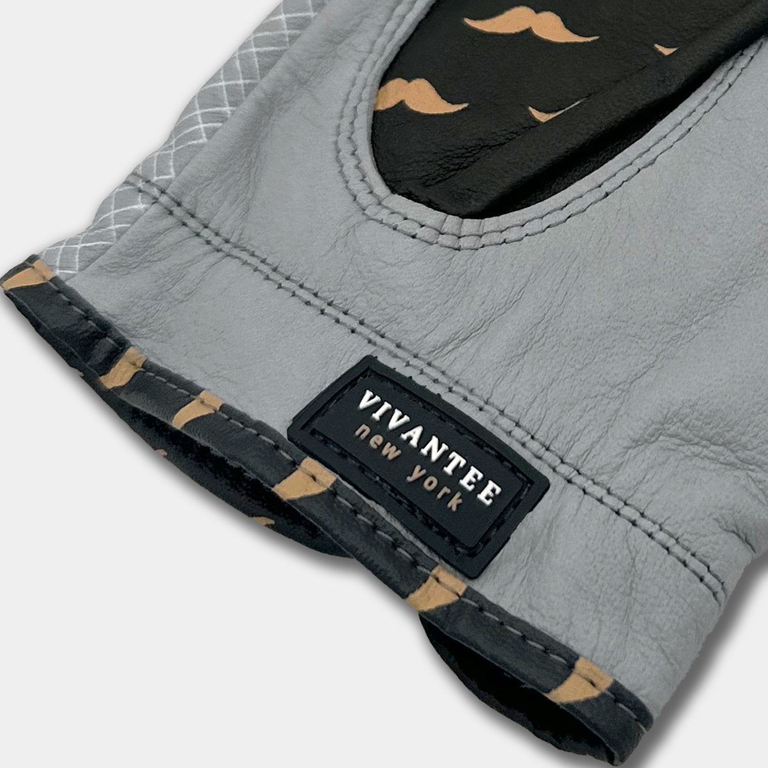 Wooly-Burg | Women's Charcoal Golf Glove
